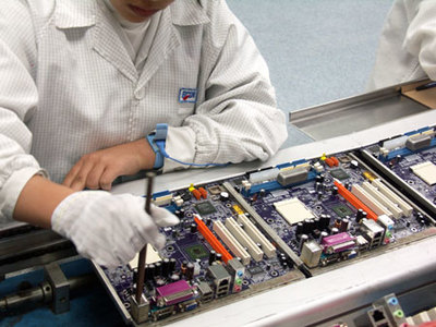 主板如何煉成？深圳最大通信設(shè)備制造工廠探秘